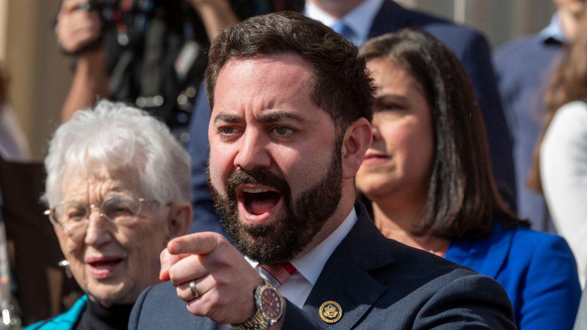 Photo of Mike Lawler