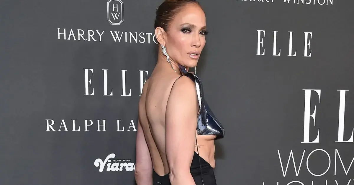 jennifer lopez being avoided like plague