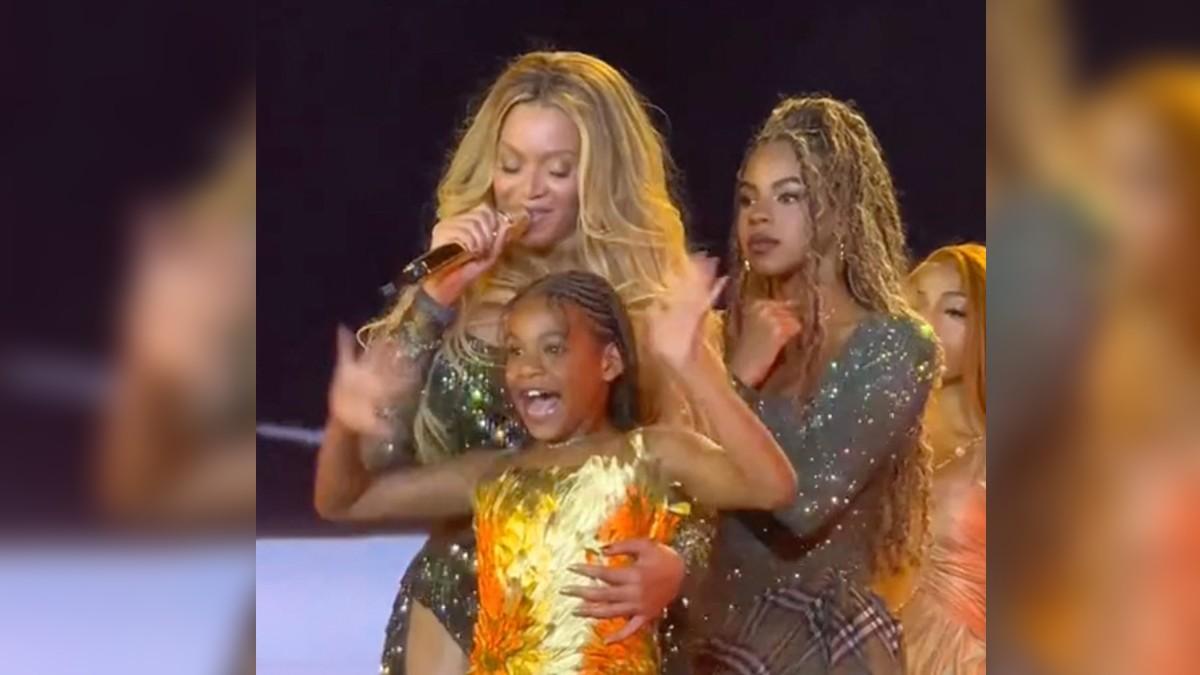 Photo of Beyonce, Rumi and Blue Ivy Carter