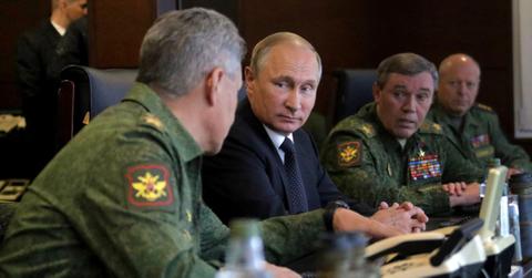 vladimir putin bans kremlin officials resigning threat trumped up criminal chargesjpg