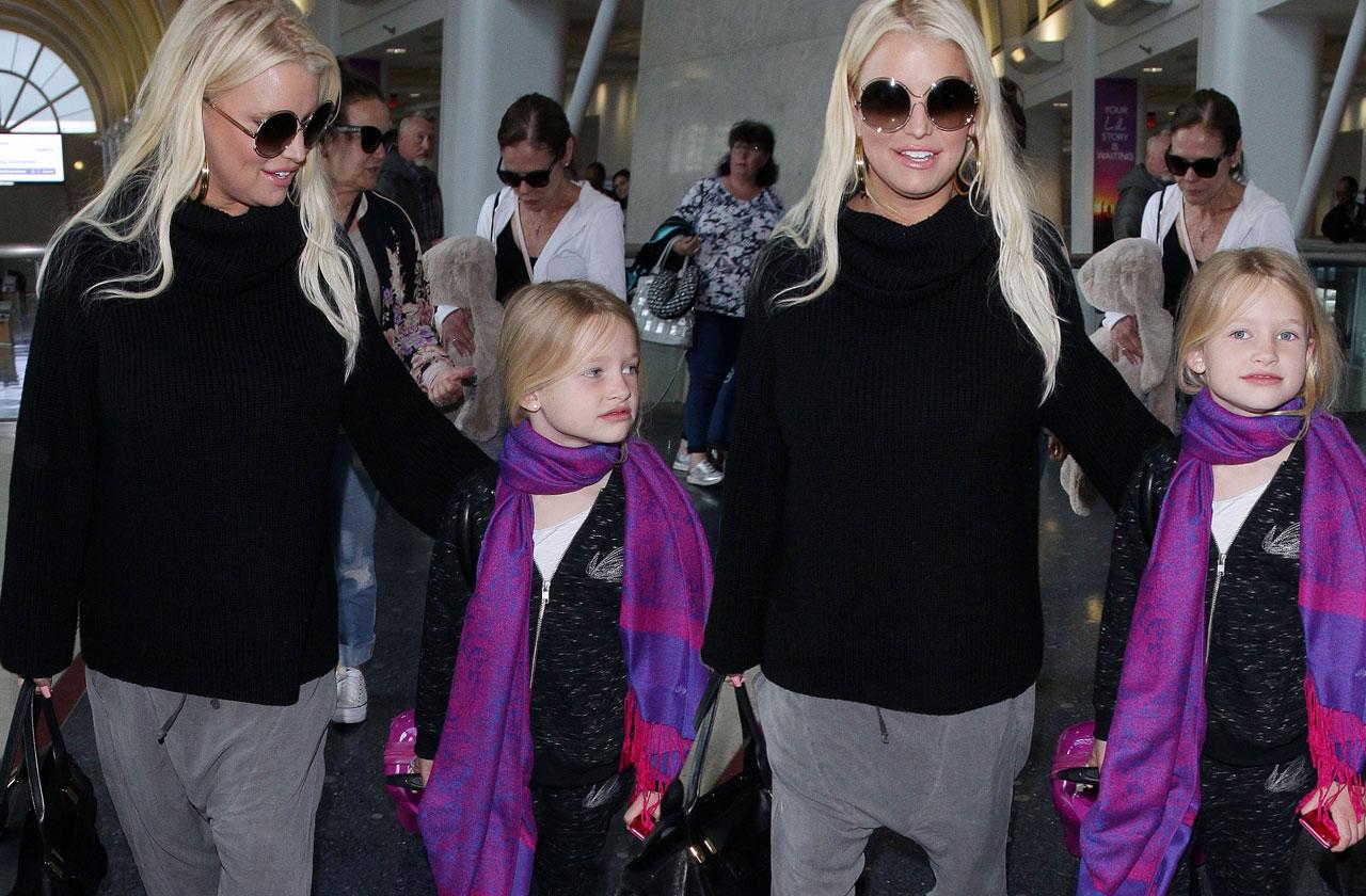 Jessica Simpson Hides Stomach Pregnant