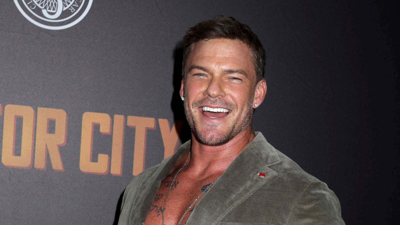 'Reacher' star Alan Ritchson says bodycam footage saved him from jail after a street brawl.