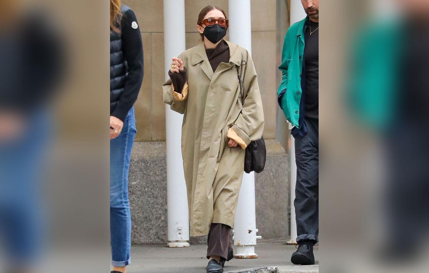 mary kate olsen seen first time returning nyc bob saget funeral los angeles last week