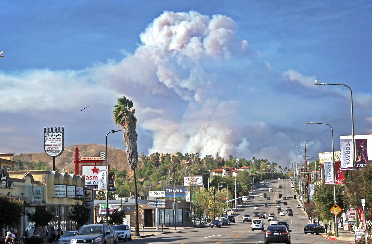 california wildfire devastation celebrity homes evacuation danger