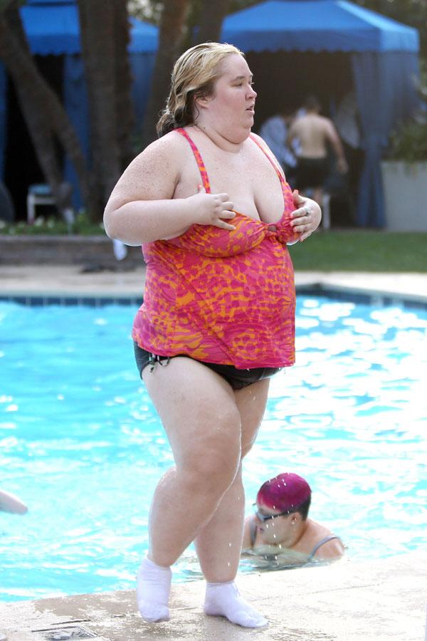 Mama June & Family Hotel Pool