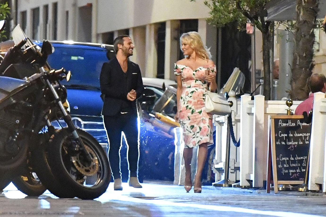 Pamela Anderson Date Adil Rami