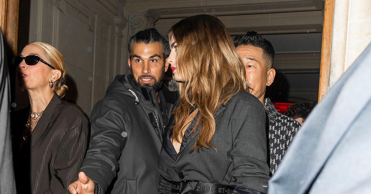 Cara Delevingne Back At Work, Brushes Off Health Concerns(00)