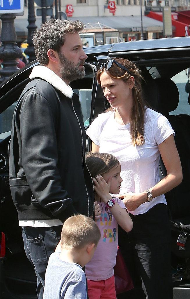 Ben Affleck Jennifer Garner Family Vacation Eurostar Paris London