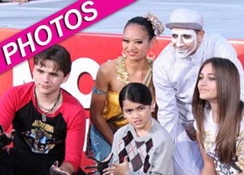 //prince paris blanket michael jackson remembered splash