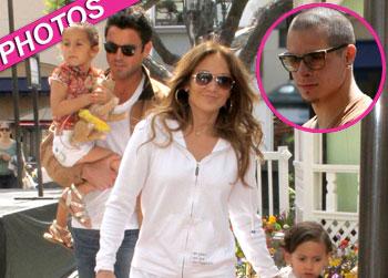//jennifer lopez casper smart kids easter