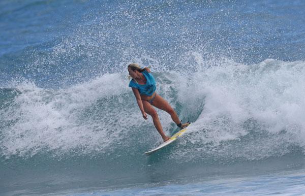 Soul Surfer Bethany Hamilton Surfing In Hawaii