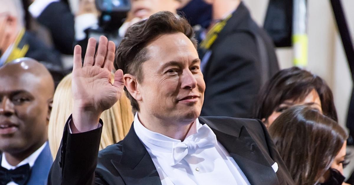 elon musk spotted after dad baby news