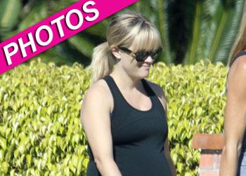 //reese witherspoon pregnant ffn