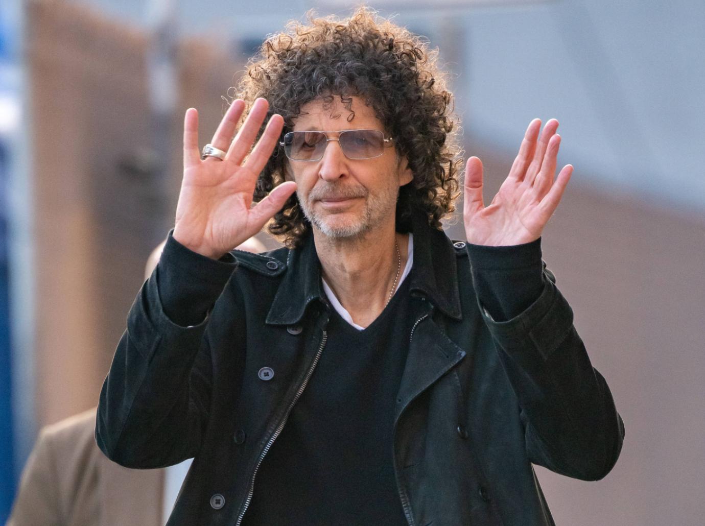 Howard Stern Addresses Aaron Rodgers' Anti-Vax Views – Rolling Stone