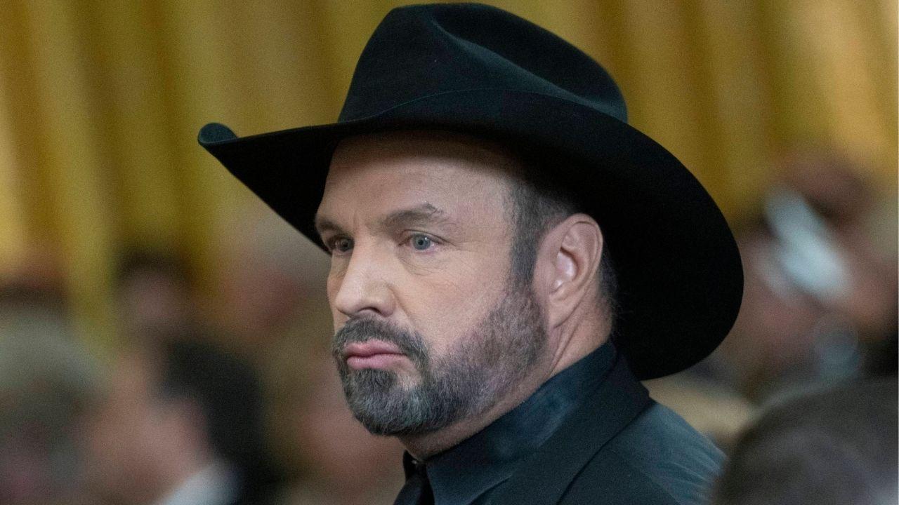 picture of garth brooks