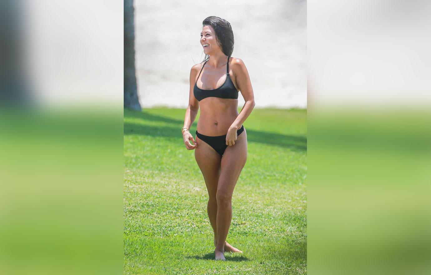 Pics Kim Kardashian Butt Boobs In Lace Bikini Cellulite Kourtney Kardashians Underboob