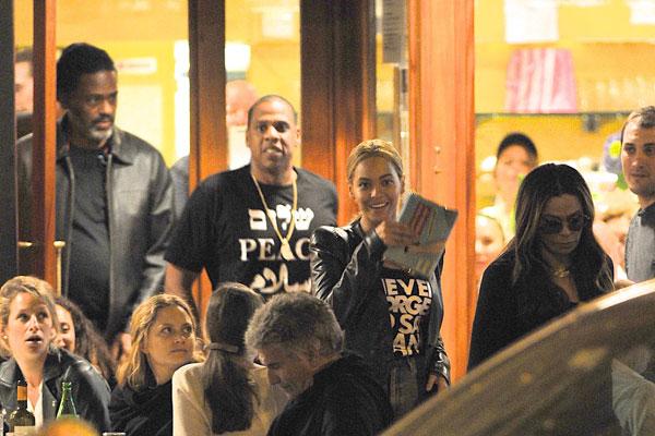 Jay-Z And Beyonce Dine With Tina Knowles and Richard Lawson