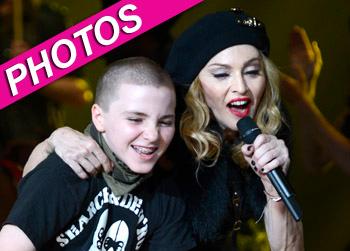 //rocco ritchie mom madonna stage