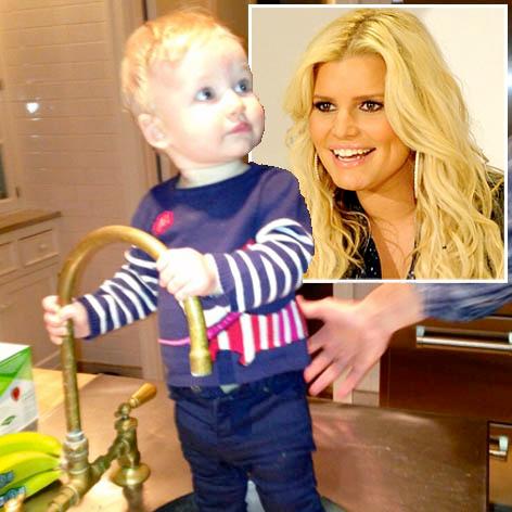 Jessica Simpson's daughter plays with BFF CaCee Cobb's daughter