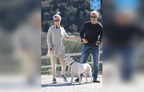 Joanna Krupa Kisses Mystery Man