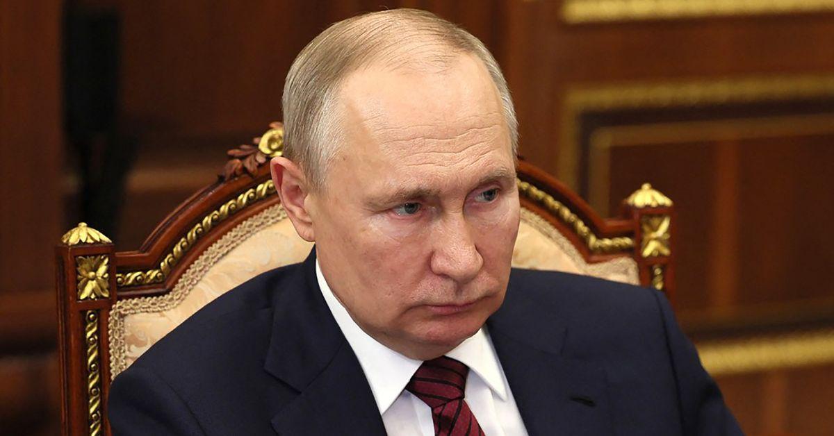 Putin Orders Agents to Disable Internet During St. Petersburg Speech