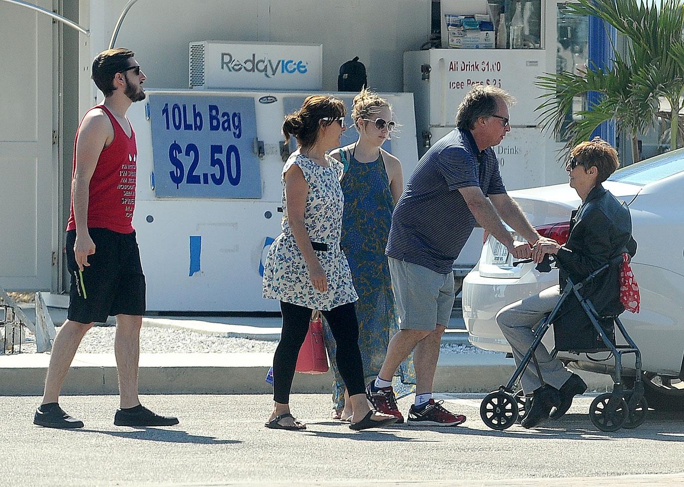 //tom cruise mother dead scientology wheel chair oxygen last photo