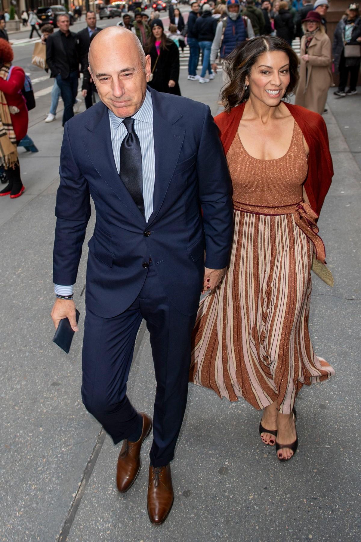 A source said Shamin Abas has warned Matt Lauer to propose or risk losing their relationship after years of delays.