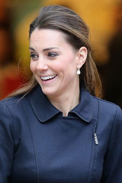 //princess kate middleton skirt fly up london