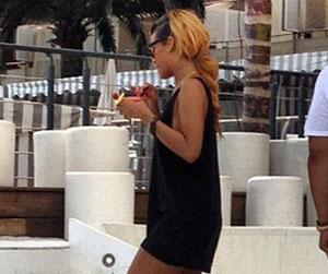 //pp_daydrinkingrhianna