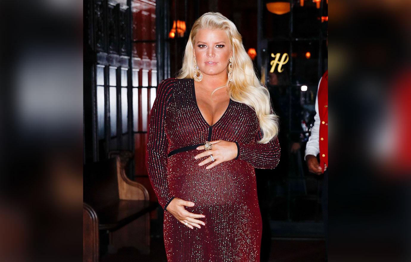 Jessica Simpson Ready To Pop Out Baby Number 3