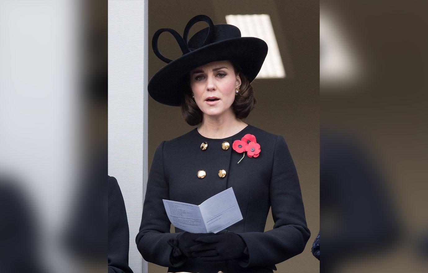 //pregnant kate middleton attends remembrance sunday