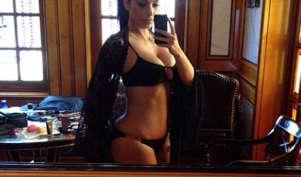 //Kim Kardashian Sexiest Photos