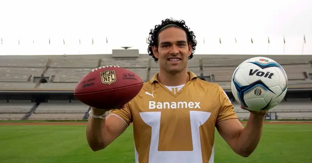former nfl star mark sanchez stabbed late night brawl hospital
