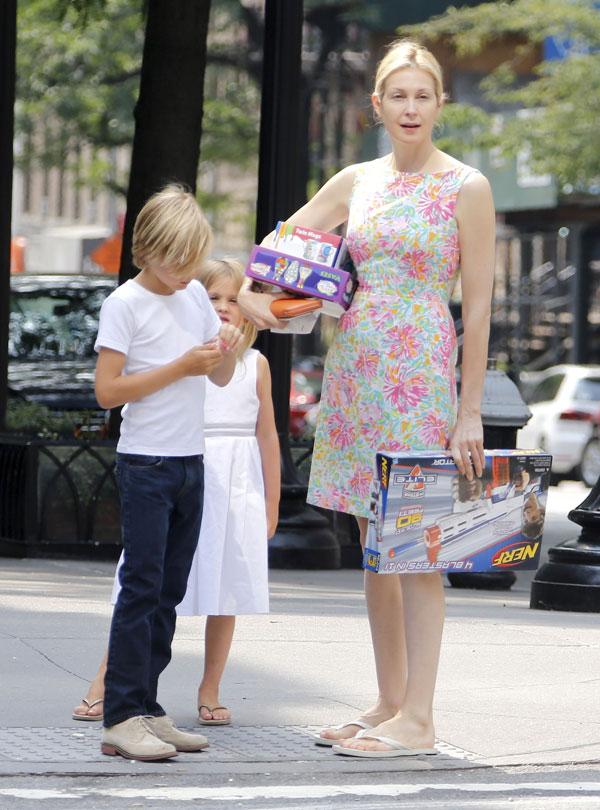 //kelly rutherford custody battle daniel giersch kids nyc