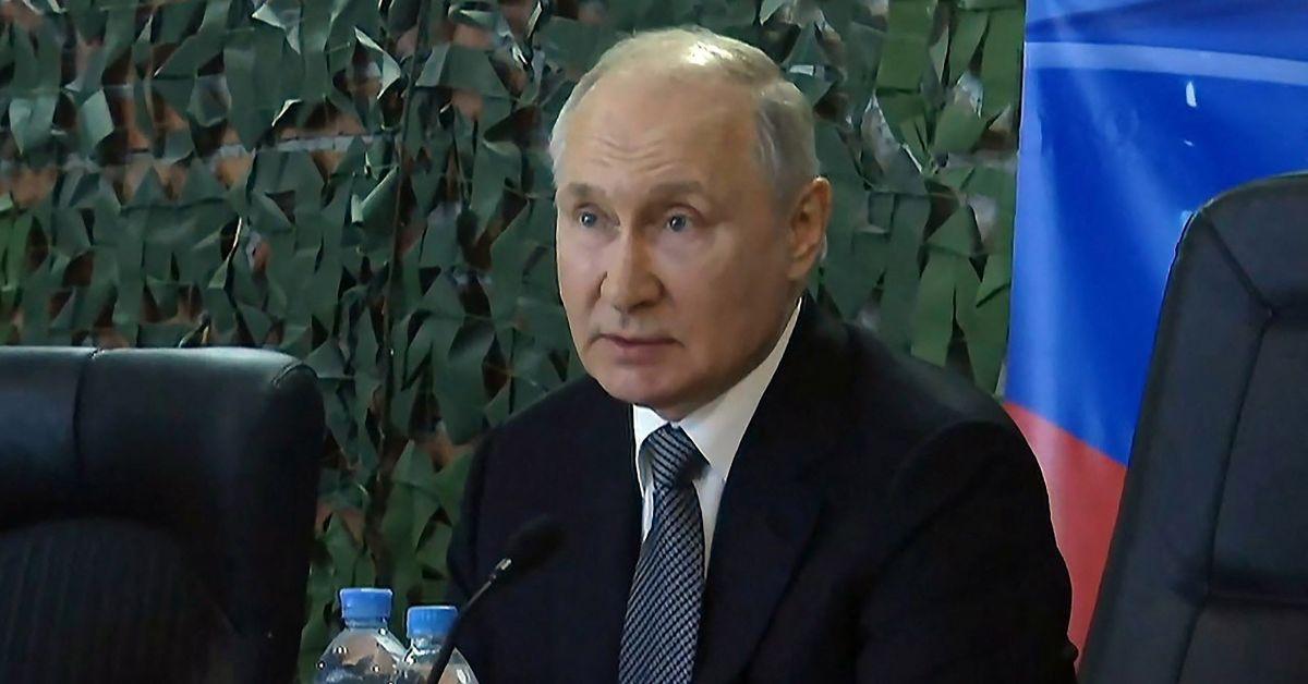 Putin Orders Agents to Disable Internet During St. Petersburg Speech