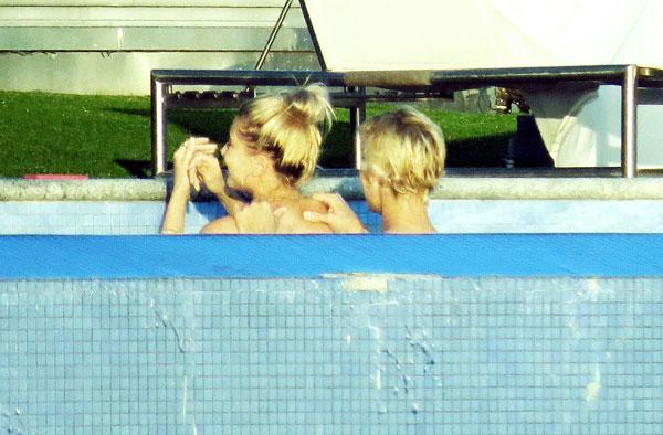 //justin bieber hailey baldwin swimming pool