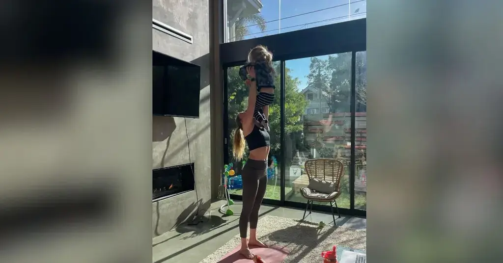 amber heard twin babies agnes ocean mothers day tribute