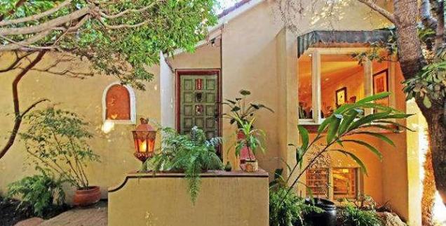 //chris kattan lists hollywood home  million