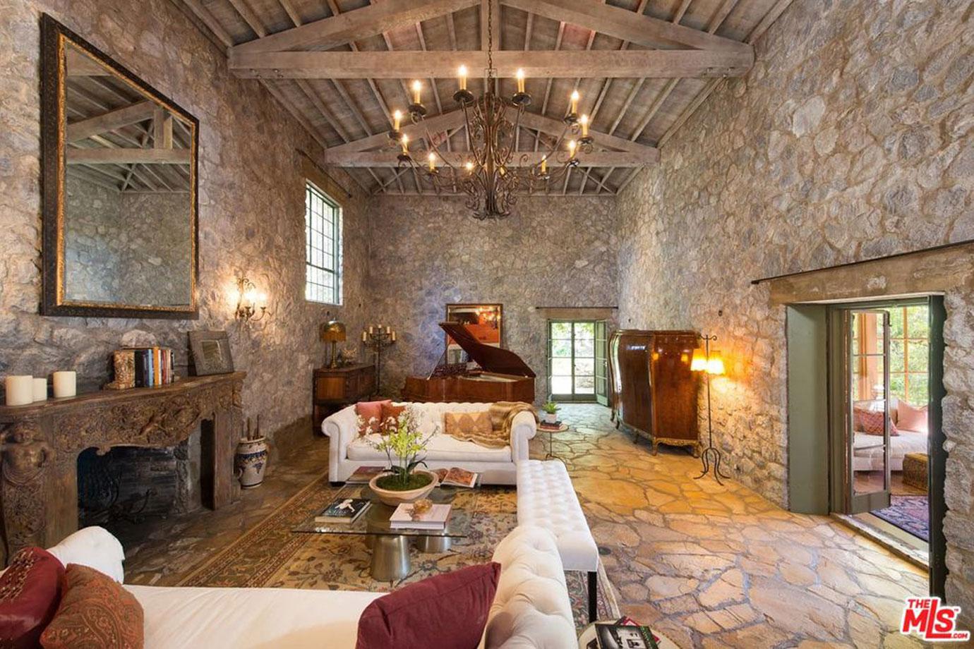 //tom petty family selling thousand oaks home