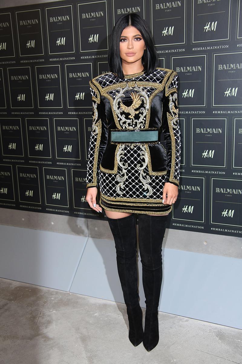 Kendall Jenner Kylie Jenner Photos: Balmain Fashion In NYC With Gigi Hadid