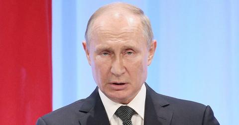 Vladimir Putin Appears Bloated & Shaky At Russian Awards Ceremony