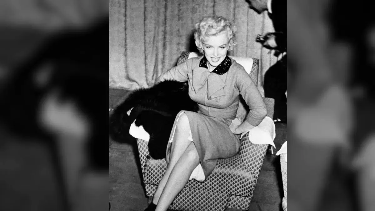Marilyn Monroe first met Elvis Presley in 1960.