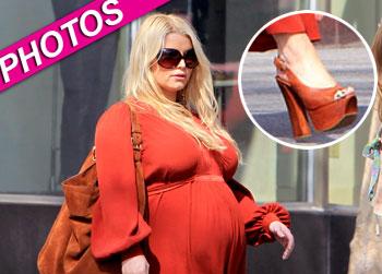 //jessica simpson pregnant post