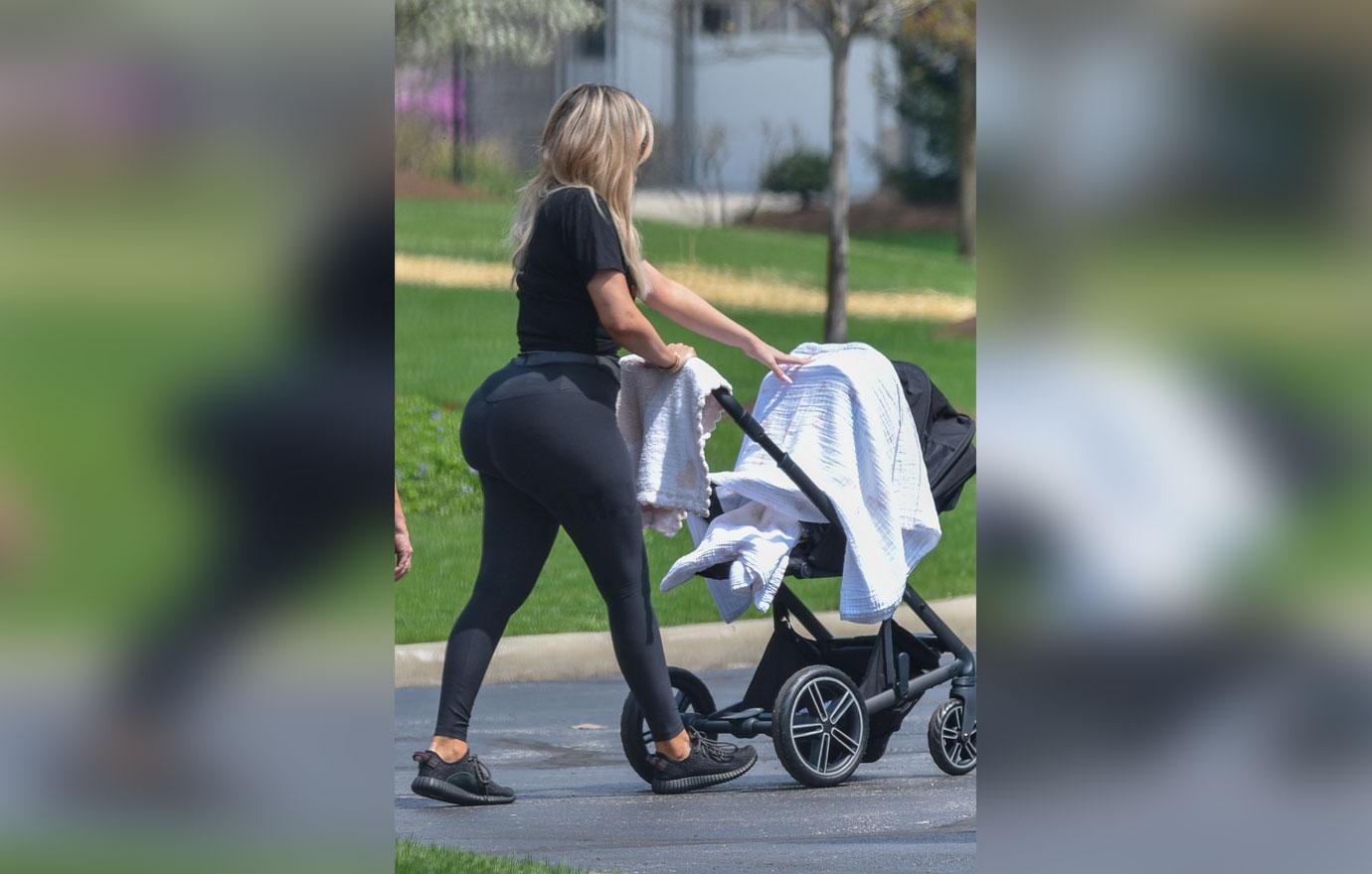 //khloe kardashian daughter true first photos