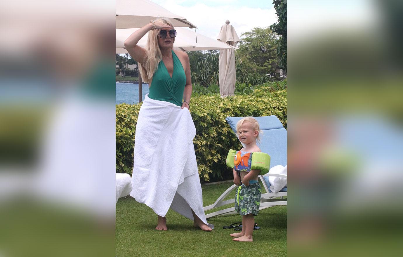 Tori Spelling With Son Beau Amid Financial Problems