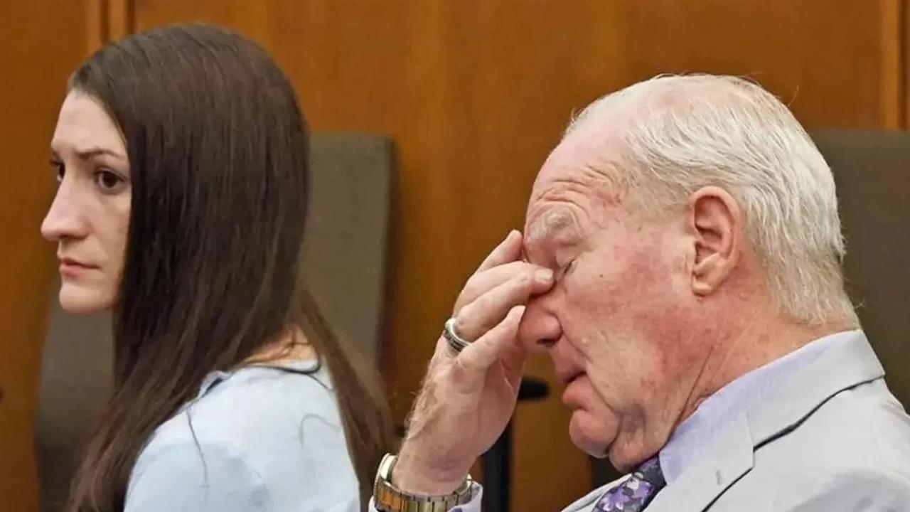 Reddington tried to get the holdout removed from the jury.