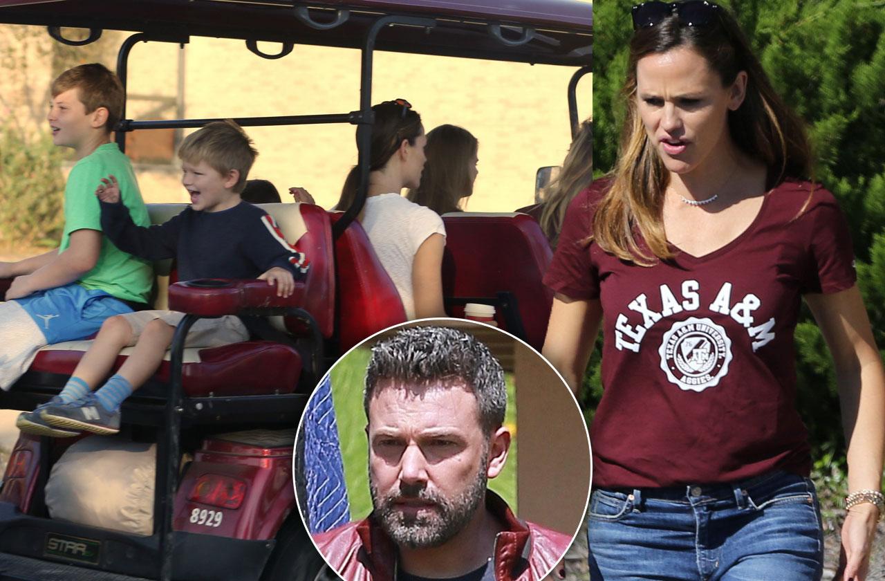 //Jennifer Garner Ditches Ben Affleck Family Reunion pp