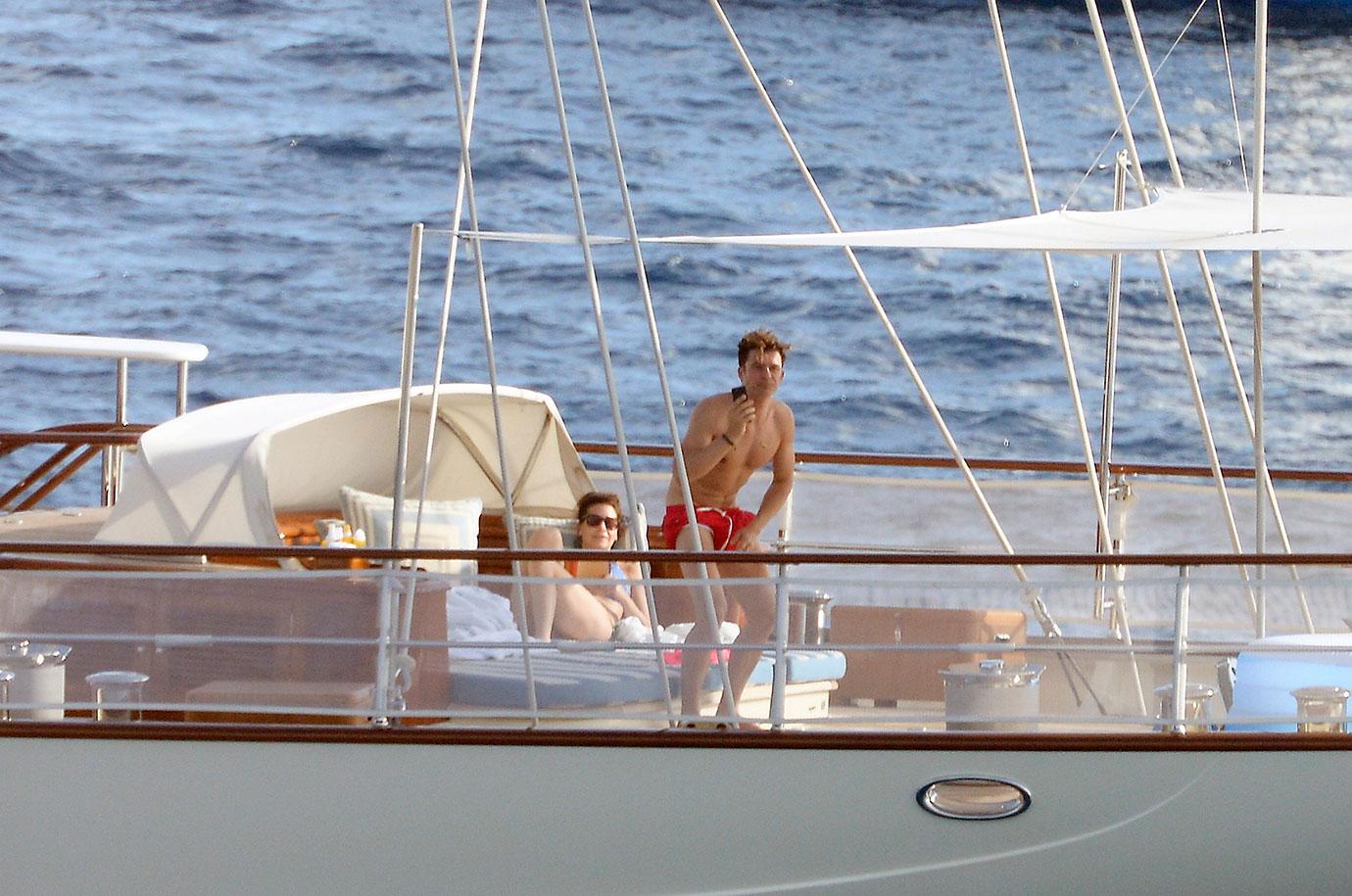 //orlando bloom shirtless nude penis yacht