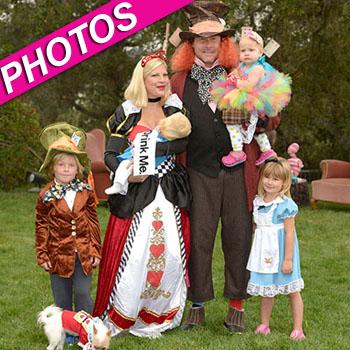 Alice In Wonderland party  Baby birthday party girl, Alice in