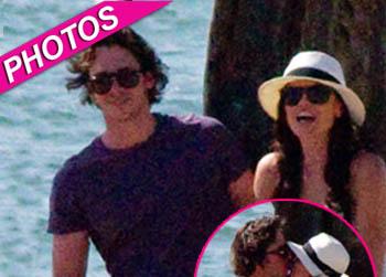 //ben flajnik courtney robertson smooch fameflynet